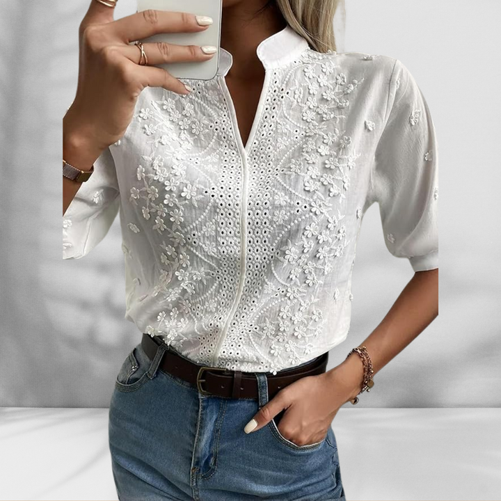 LOREN™ | Weiße Bluse mit Stickerei und 3/4-Ärmeln