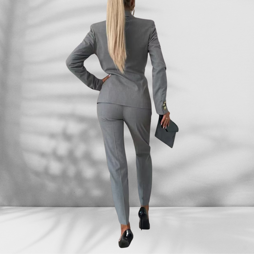 CLAUDIA™ | Eleganter doppelreihiger Anzug