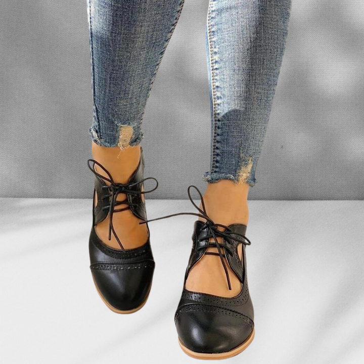 GERDA™ | Vintage-inspirierte Schnürschuhe mit Lochmuster
